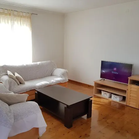 Appartamento Spacious Lena Near The Beach *
